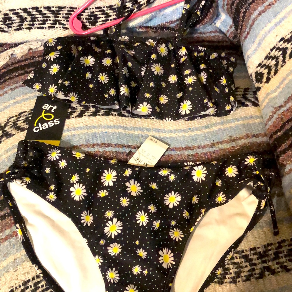 Art Class Black and White Daisy Bikini